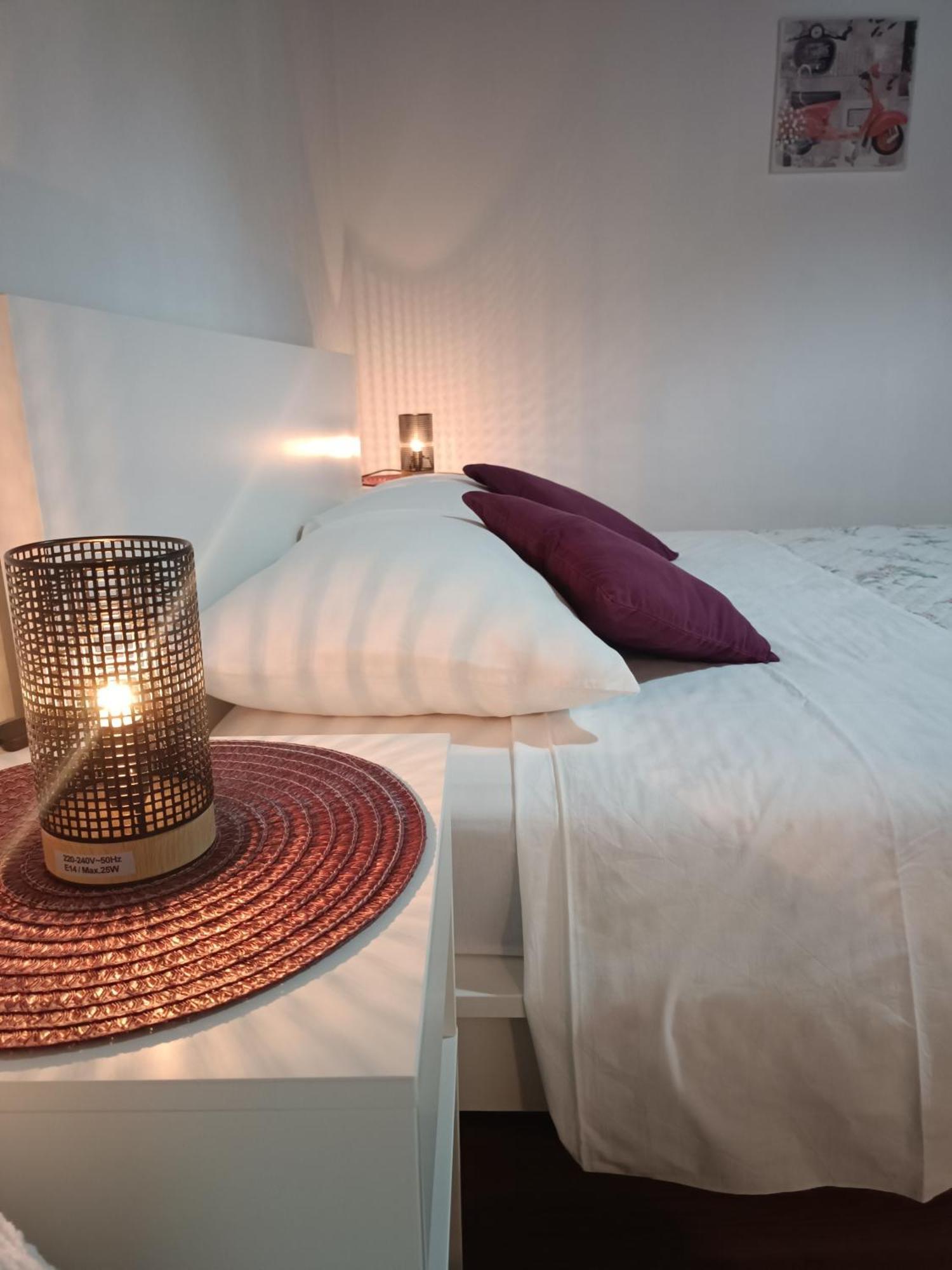 Apartments Lucic Хвар Экстерьер фото