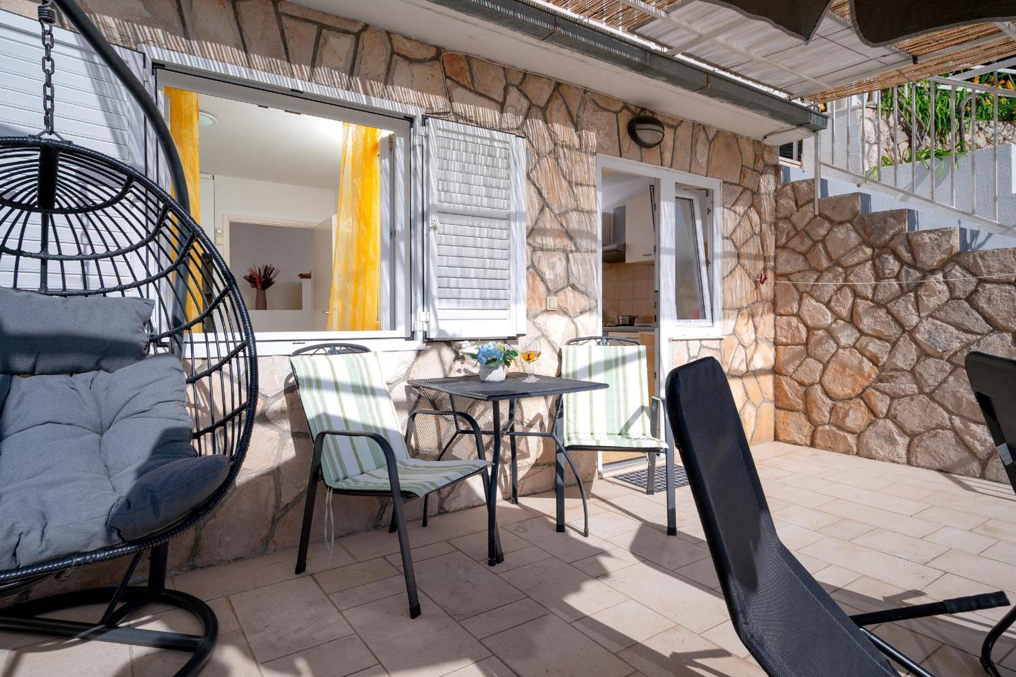 Apartments Lucic Хвар Экстерьер фото