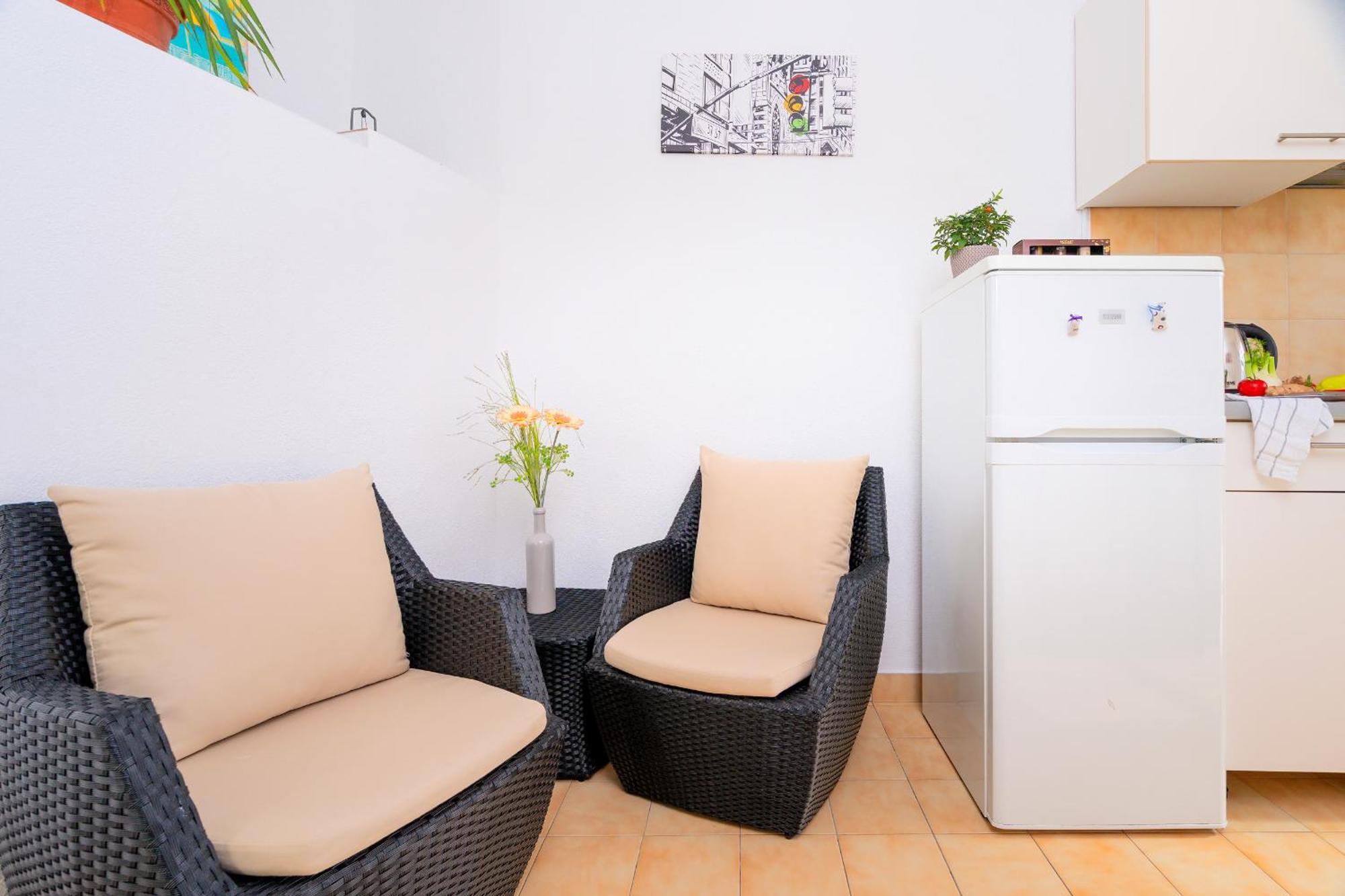 Apartments Lucic Хвар Экстерьер фото