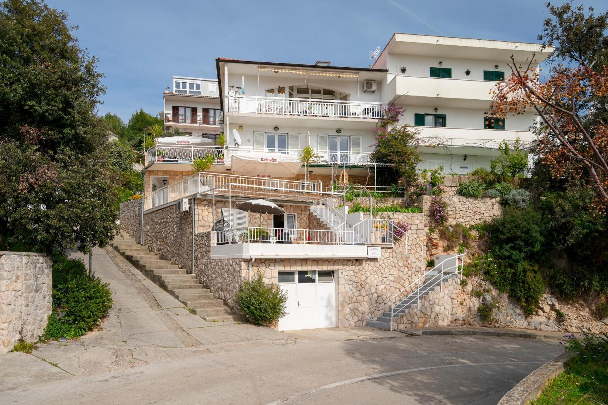 Apartments Lucic Хвар Экстерьер фото